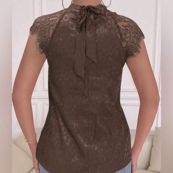 Leopard Jacquard contrast lace mock neck keyhole, back satin blouse, brown small - Picture 3 of 3